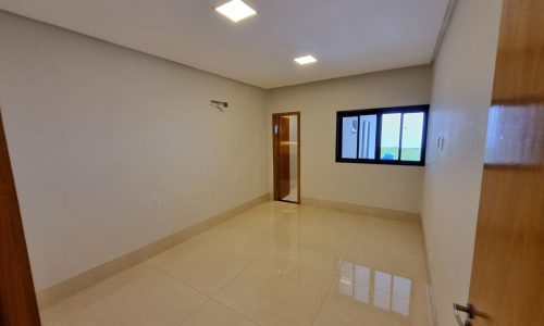 04e628ff-c2db-4d1e-9558-0703750ca8e8.jpg