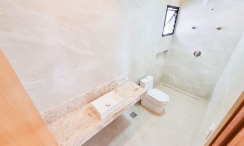 30ab09d1-61bb-48f3-9d61-934d64684bf7.jpg