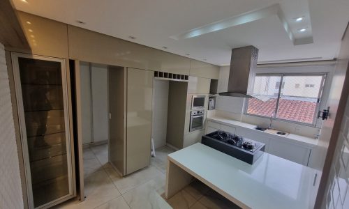 7127bafb-e2d4-40d5-8cca-8892aa30643e.jpg