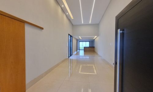 b0221ad3-c9fe-43ed-bd12-bdcc3e05db86.jpg